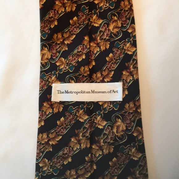 Metropolitan Museum of Art tie - Picture 2 of 4